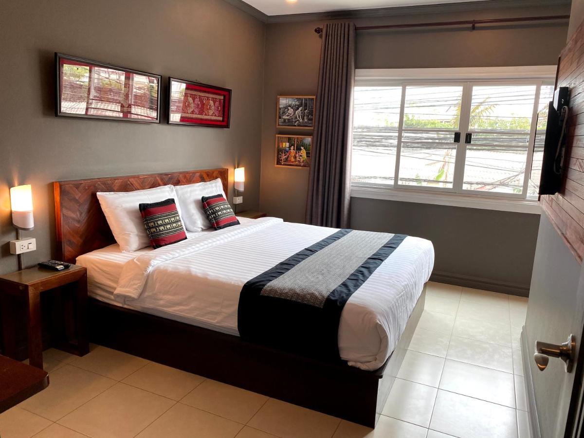 Patuxay Place Vientiane Exterior photo
